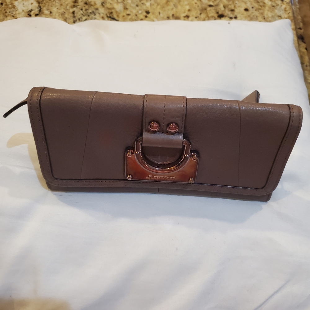 B. Makowsky all leather taupe wallet w. Rose tone hardware.